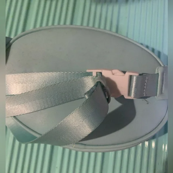 Loungefly Disney Hercules Fanny pack - Picture 4 of 4